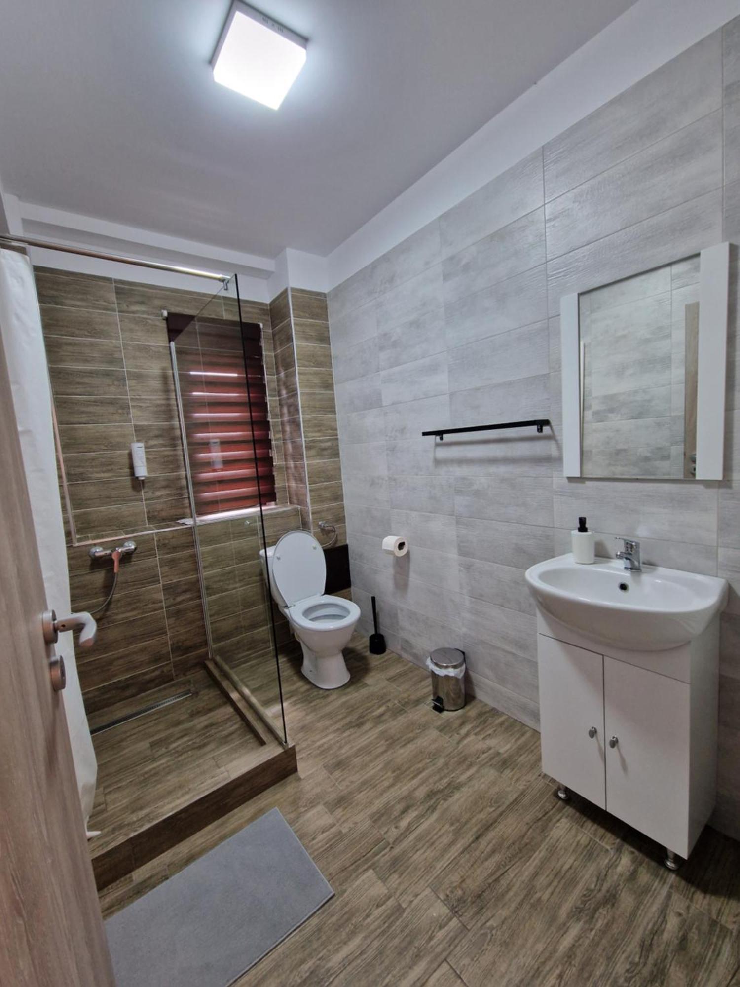 Casa Bid Apartment Pitesti Luaran gambar